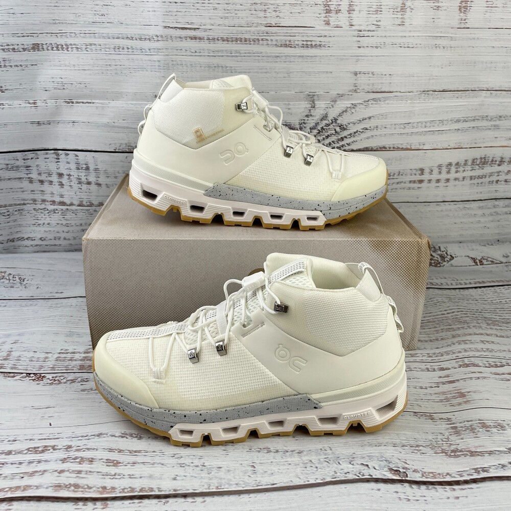 On Cloudtrax Undyed Women's 6 US 37 EU Hiking Shoes Undyed/White